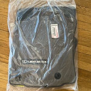 NWOT 2018 Lexus GX460 Carpet Floor Mats (Set of 5)